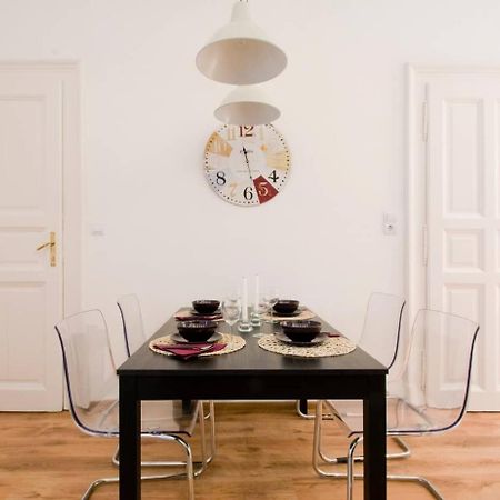 Ferienwohnung Downtown Rising Sun 104 Sq.M Budapest Exterior foto